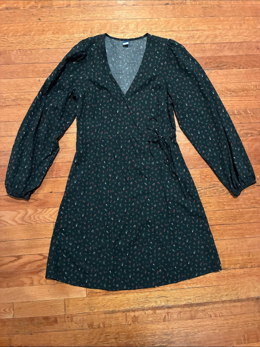 Old Navy Dark Green Floral Wrap Dress - Picture 3 of 8